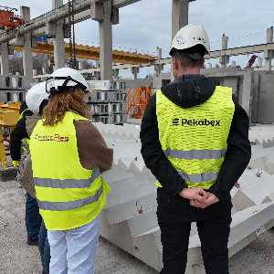 Wizyta w fabryce Pekabex. Zobacz jak powstaje osiedle Zielone Staromieście